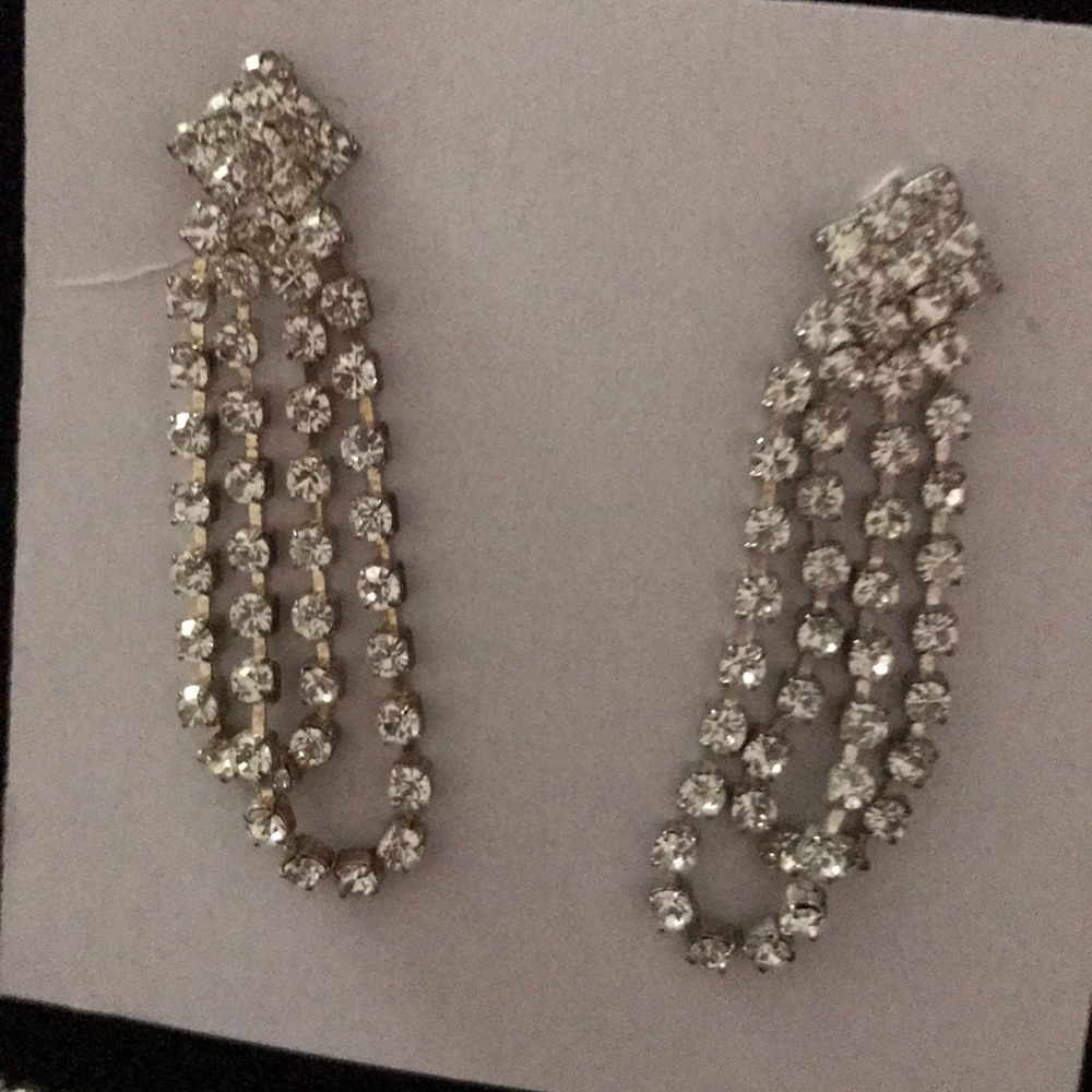 Diamond/Crystal Costume Necklace and Earrings - Picture 10 of 14